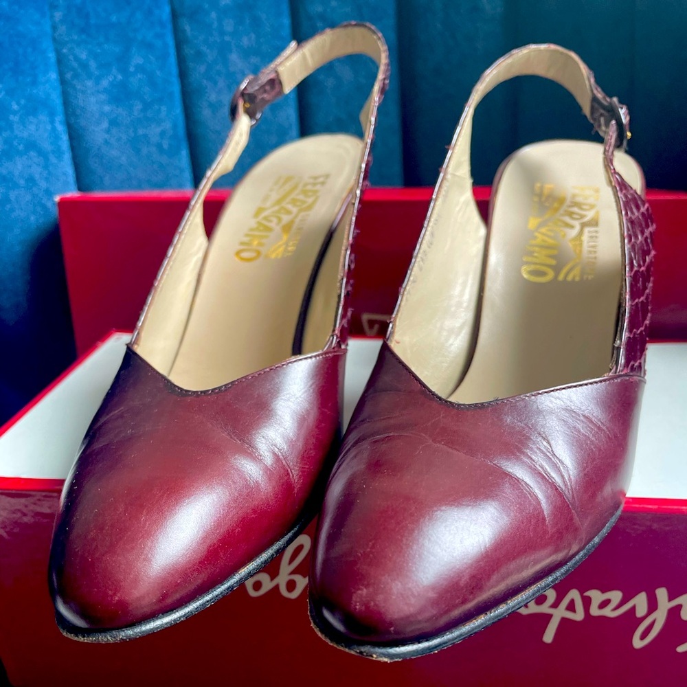 Vintage Ferragamo maroon strappy sling back pumps in US 9.5 (fits like 8.5/9)
